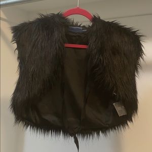 Fur crop vest